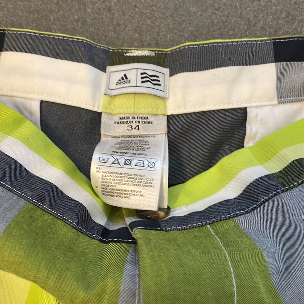 Adidas short - Picture 2 of 5